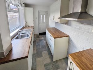 Kitchen- click for photo gallery